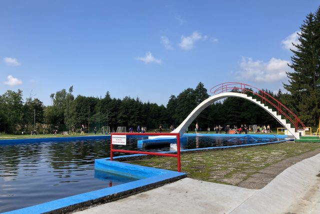 Bazén s betonovou skluzavkou | foto: Josef Kopecký,  Český rozhlas