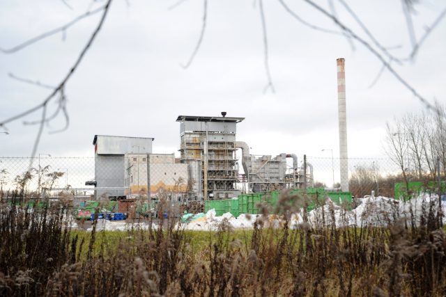Spalovna v Rybitví,  kde firma AVE CZ plánuje začít spalovat nebezpečné odpady | foto: Josef Vostárek,  ČTK