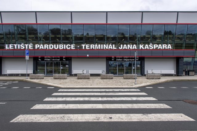 Terminál pardubického letiště | foto: David Taneček,  ČTK