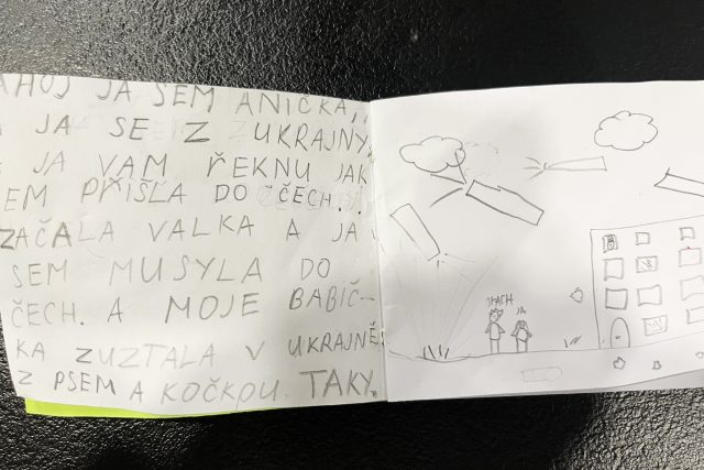 Obrázek,  který namalovala 8letá Anna z Ukrajiny | foto: Pavla Pilařová,  Český rozhlas