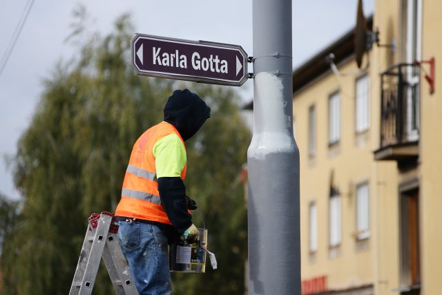 Pojmenovat ulici po Karlu Gottovi?  (montáž) | foto: Honza Ptáček,  Český rozhlas