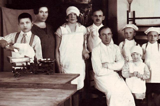 Od roku 1926 pokračoval v cukrářské tradici Ludvík Hejhal | foto: Archiv rodiny Hejhalovy