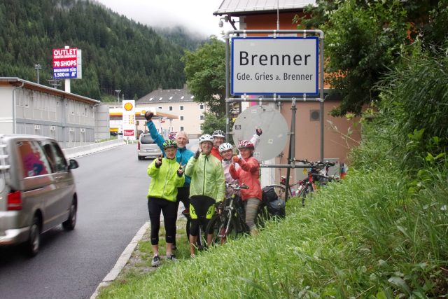 Cyklisté z Dolní Dobrouče vyrazili na kolech přes Alpy do Itálie | foto: David Jakubec