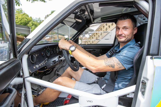 Ondřej Klymčiw za volantem speciálu Škoda | foto:  Martin Sekanina / CNC / Profimedia,  Profimedia