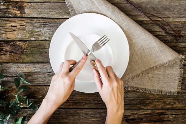 Prázdný talíř  (ilustrační foto) | foto: Shutterstock