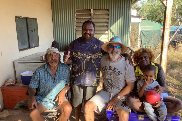 Mezi domorodými Australany je prý Kamenčákovým nejlépe | foto: Bohumír Kamenčák