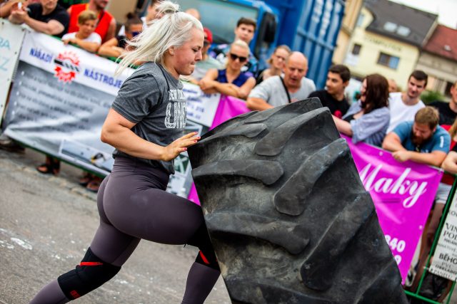 Veronika Rulíková na soutěži Strongman v Golčově Jeníkově | foto: archiv Veroniky Rulíkové