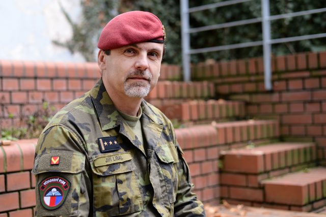 Velitel chrudimských výsadkářů plukovník Jiří Líbal | foto: Honza Ptáček,  Český rozhlas