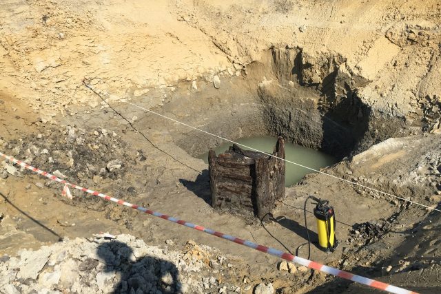 Dřevěná studna nalezená u Pardubic je nejstarší na světě | foto: Ondřej Wolf,  Český rozhlas,  Český rozhlas