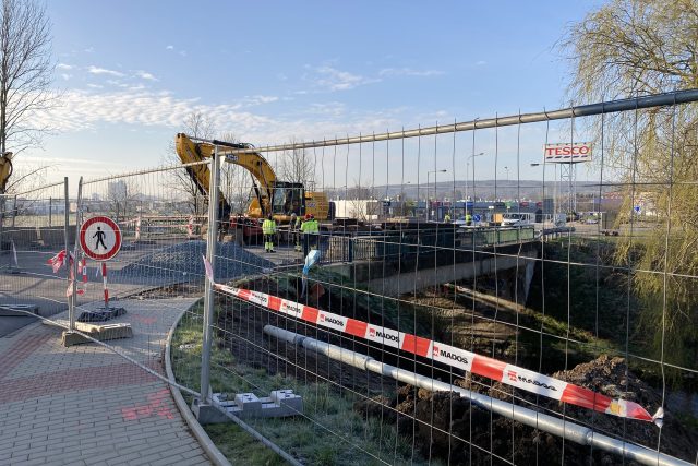 V Chrudimi začala oprava klíčového mostu u Tesca | foto: Josef Kopecký,  Český rozhlas